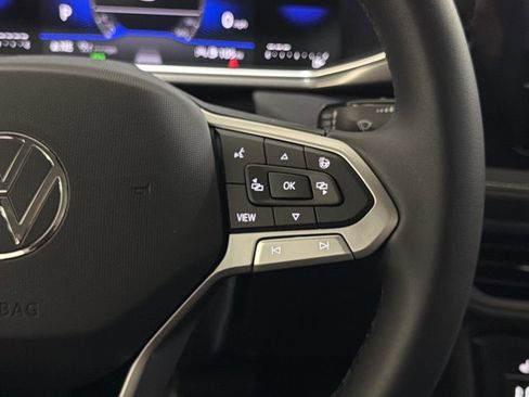 New 2026 Volkswagen Taos SE FWD image 30