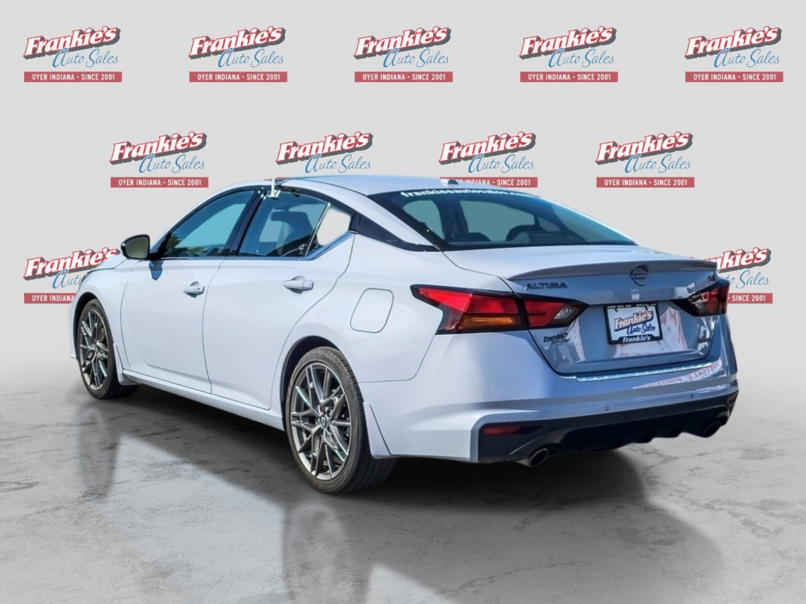 Used 2023 Nissan Altima 2.0 SR FWD image 3