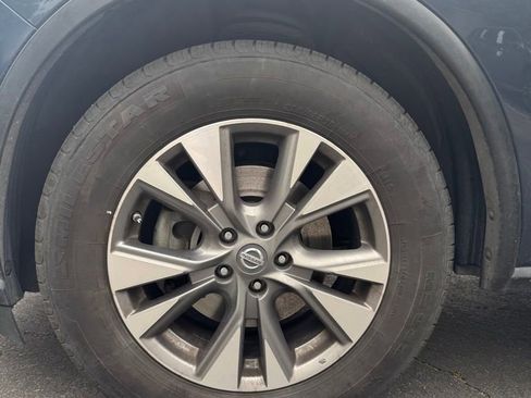 Used 2018 Nissan Murano SV FWD image 13