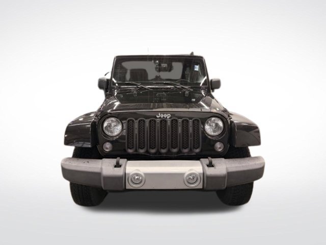 Used 2015 Jeep Wrangler Unlimited Sahara w/ Connectivity Group AWD/4WD image 3