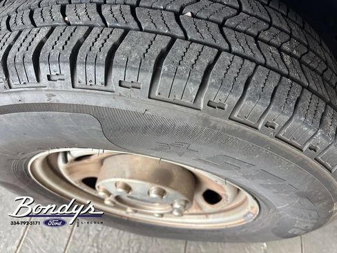 Used 2015 Ford F250 XL w/ Power Equipment Group RWD image 4