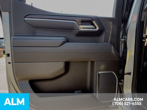 Used 2025 GMC Sierra 1500 SLT image 16