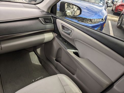 Used 2017 Toyota Camry XLE image 13