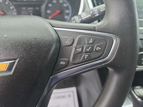Used 2018 Chevrolet Equinox LT FWD image 15