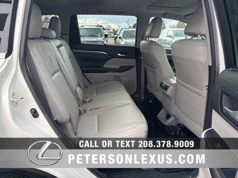 Used 2017 Toyota Highlander AWD V6 image 17