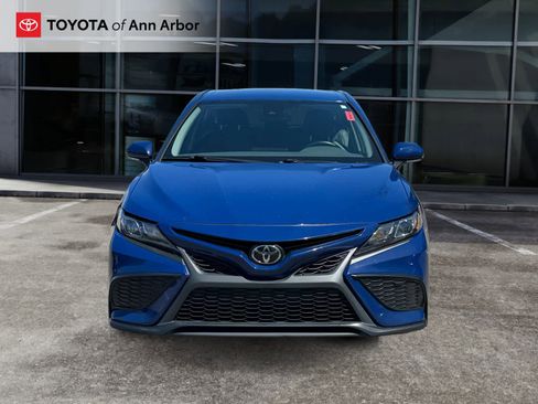 Used 2023 Toyota Camry SE w/ Convenience Package FWD image 11