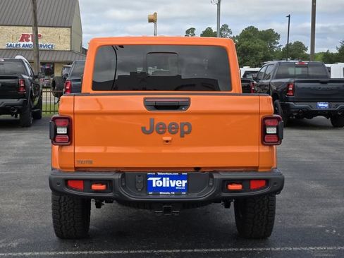 New 2025 Jeep Gladiator Mojave image 5