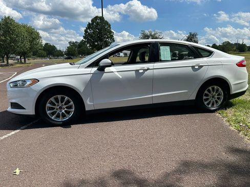Used 2016 Ford Fusion S image 3