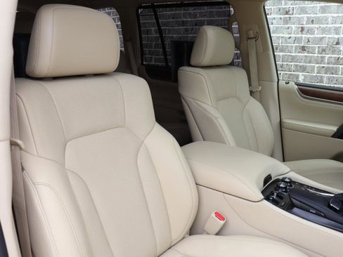 Used 2016 Lexus LX 570 4WD image 25