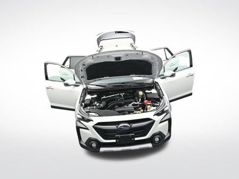 Used 2025 Subaru Outback Touring AWD/4WD image 32
