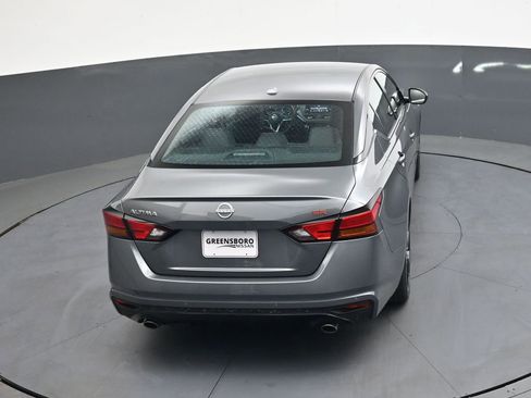 Used 2025 Nissan Altima 2.5 SR image 30