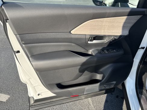 New 2026 Toyota Grand Highlander Platinum image 23