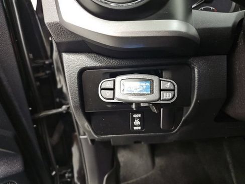 Used 2016 Toyota Tacoma TRD Sport w/ Towing Package AWD/4WD image 16