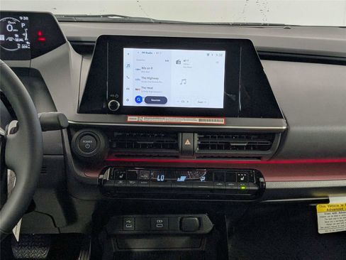 Used 2025 Toyota Prius Plug-In Hybrid FWD image 38