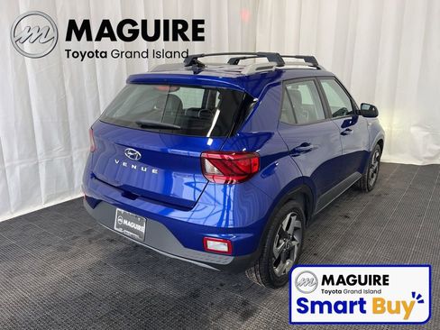Used 2022 Hyundai Venue Limited image 34