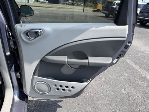 Used 2007 Chrysler PT Cruiser Touring FWD image 18