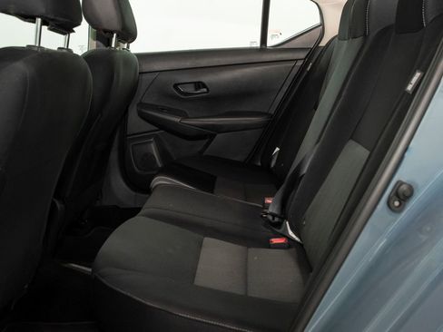 Used 2025 Nissan Sentra SV image 9