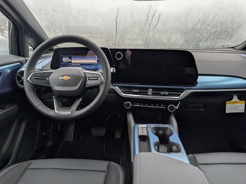 New 2026 Chevrolet Equinox EV LT image 10