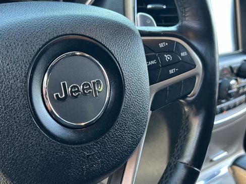Used 2017 Jeep Grand Cherokee Laredo 75th Anniversary RWD image 29
