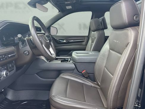 Used 2023 GMC Yukon XL Denali w/ Denali Reserve Package AWD/4WD image 9