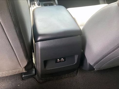 Used 2025 Nissan Frontier SV RWD image 31