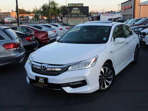 Used 2017 Honda Accord Touring image 42