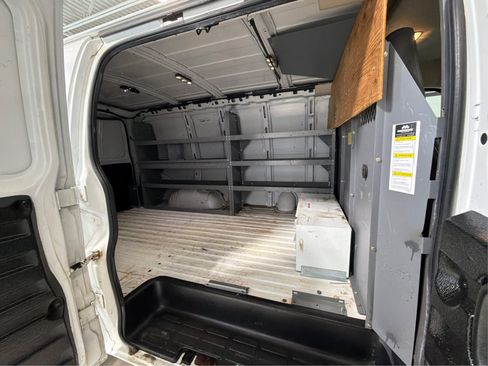 Used 2018 GMC Savana 2500 w/ Driver Convenience Package RWD image 14
