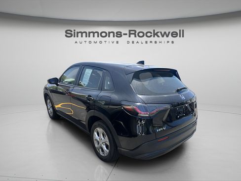 Used 2023 Honda HR-V LX image 3