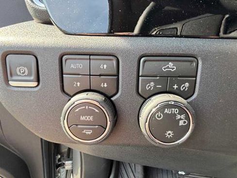 Used 2026 Chevrolet Silverado 1500 LT AWD/4WD image 18