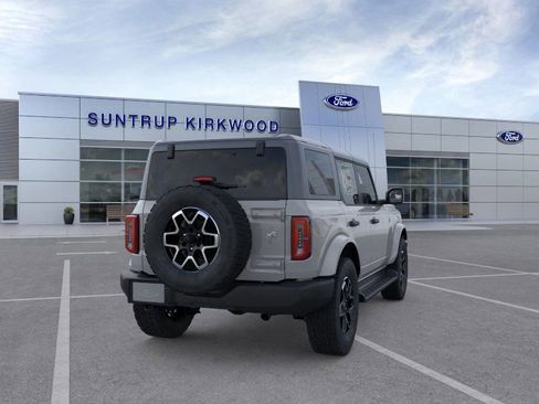 New 2026 Ford Bronco Outer Banks image 10