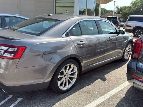 Used 2013 Ford Taurus Limited FWD image 9