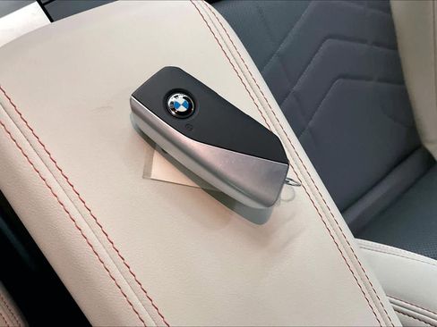 Used 2025 BMW X2 xDrive28i w/ Technology Package image 13