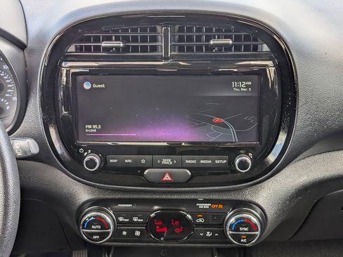 Used 2022 Kia Soul S image 17