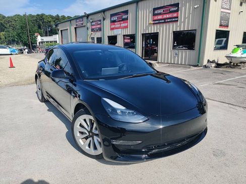 Used 2021 Tesla Model 3 Standard Range Plus RWD image 1