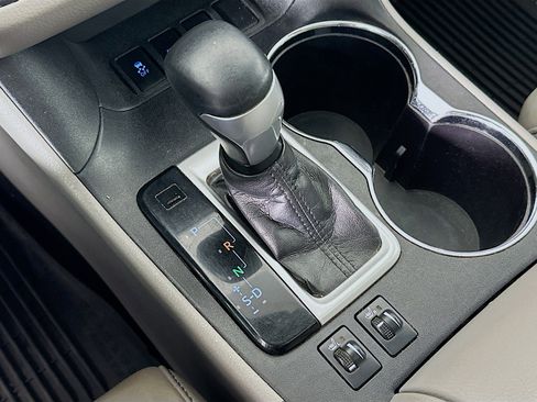 Used 2016 Toyota Highlander XLE image 23