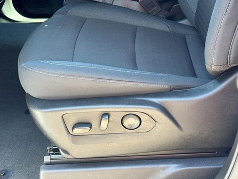 Used 2025 Chevrolet Silverado 2500 Custom w/ Custom Value Package image 26