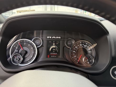 Used 2024 RAM 2500 Big Horn AWD/4WD image 17