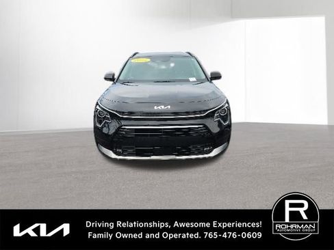 Certified 2025 Kia Niro EX Touring FWD image 2