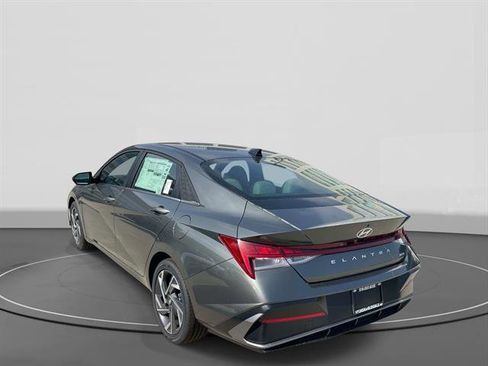 New 2026 Hyundai Elantra Limited FWD image 4