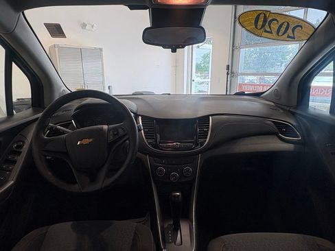 Used 2020 Chevrolet Trax LS AWD/4WD image 16
