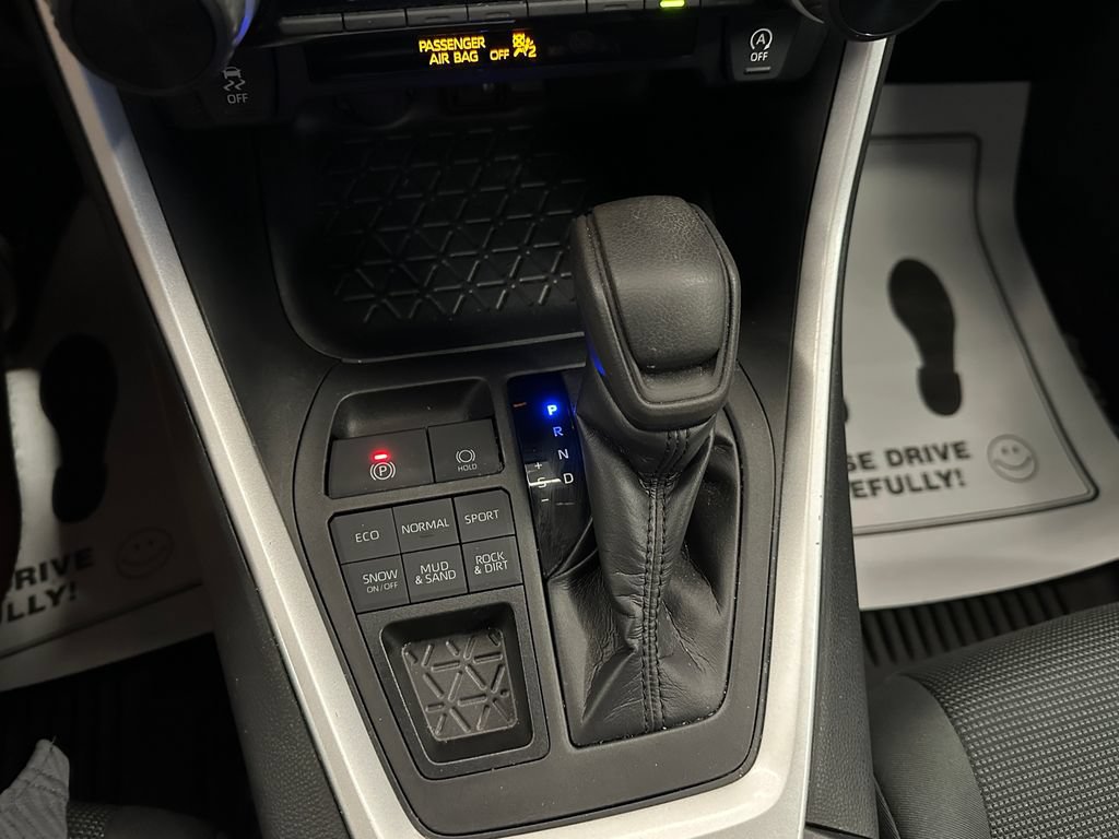 Used 2019 Toyota RAV4 LE w/ All Weather Liner Package AWD/4WD image 16