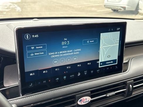 Used 2025 Lincoln Corsair FWD image 18