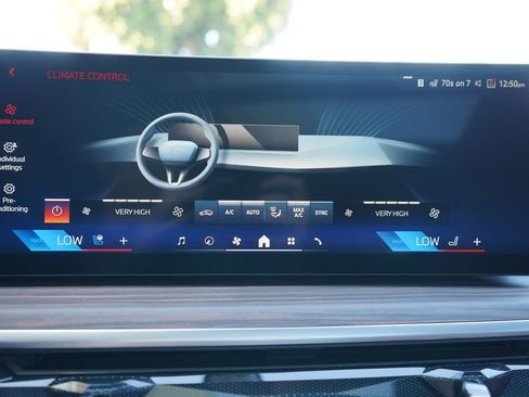 New 2026 BMW X6 xDrive40i w/ Executive Package image 17