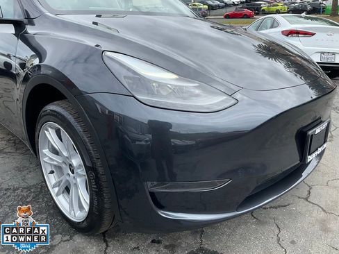 Used 2024 Tesla Model Y 2WD image 71