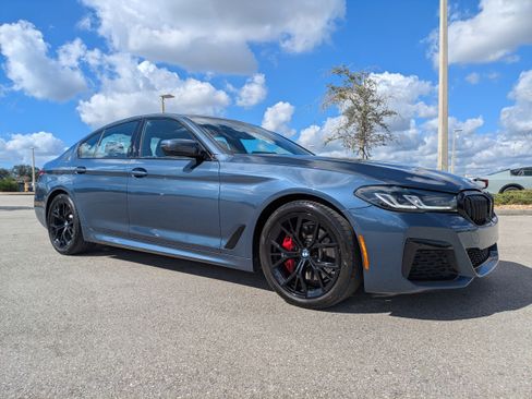 Used 2023 BMW 530i w/ M Sport Package image 2