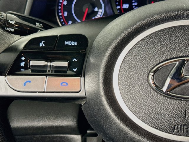 Used 2021 Hyundai Elantra SEL FWD image 11