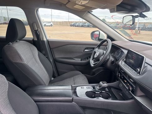 Certified 2023 Nissan Rogue SV FWD image 28