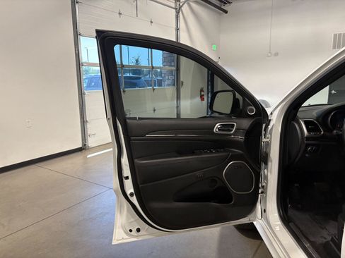 Used 2018 Jeep Grand Cherokee High Altitude AWD/4WD image 29