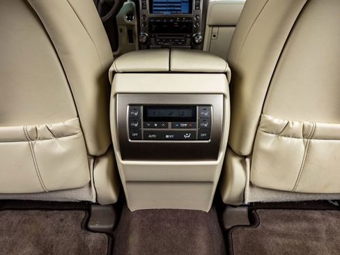 Used 2013 Lexus GX 460 image 33