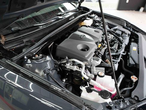 Used 2025 Toyota Camry LE w/ Convenience Package image 31